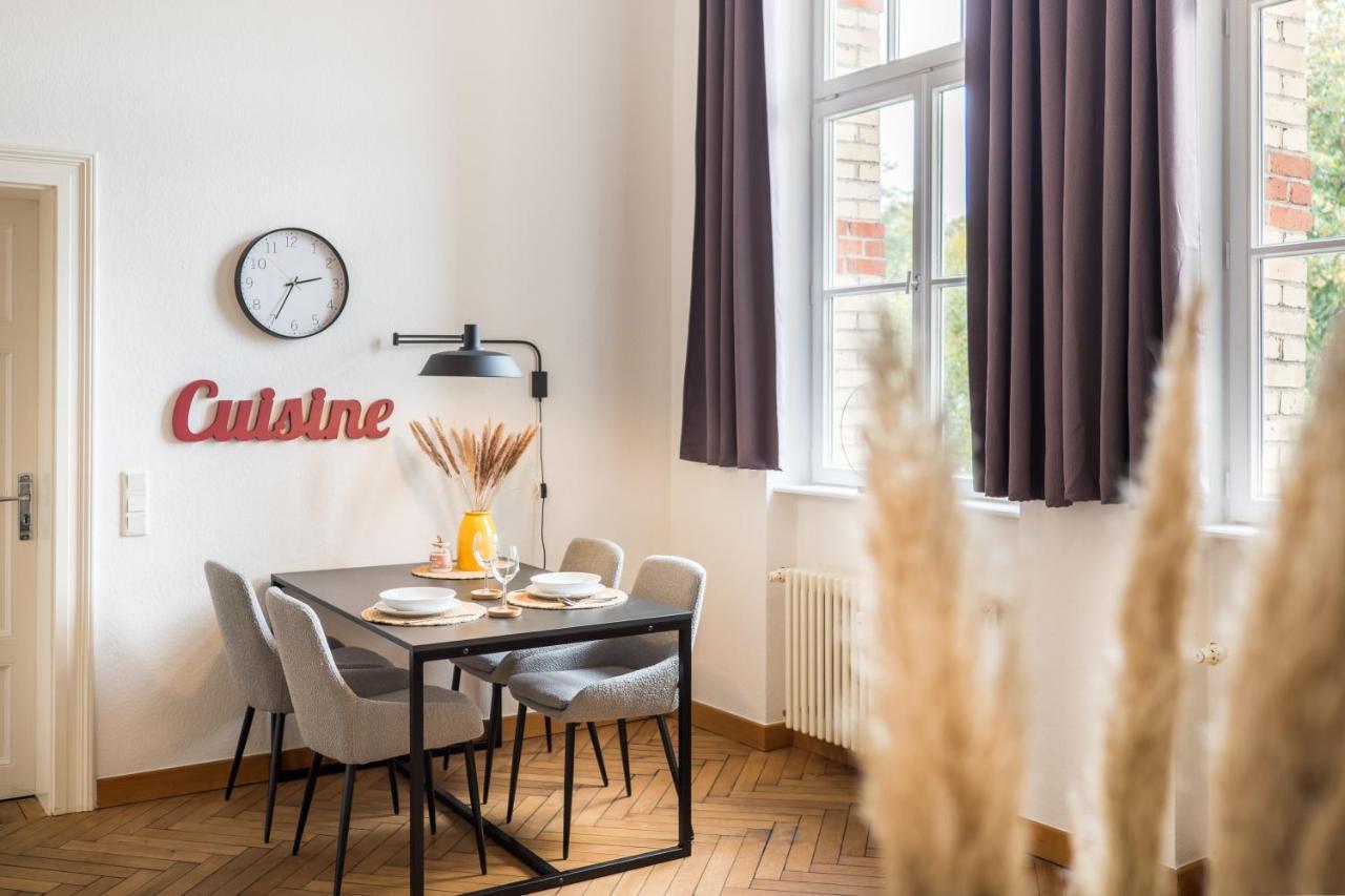 Schwarzlins Loftraum - Stilvolles Apartment Mit Smart Tv, Netflix, Disney Plus, Schnellem Wlan, Parken, Nespresso Sankt Ingbert Exterior foto