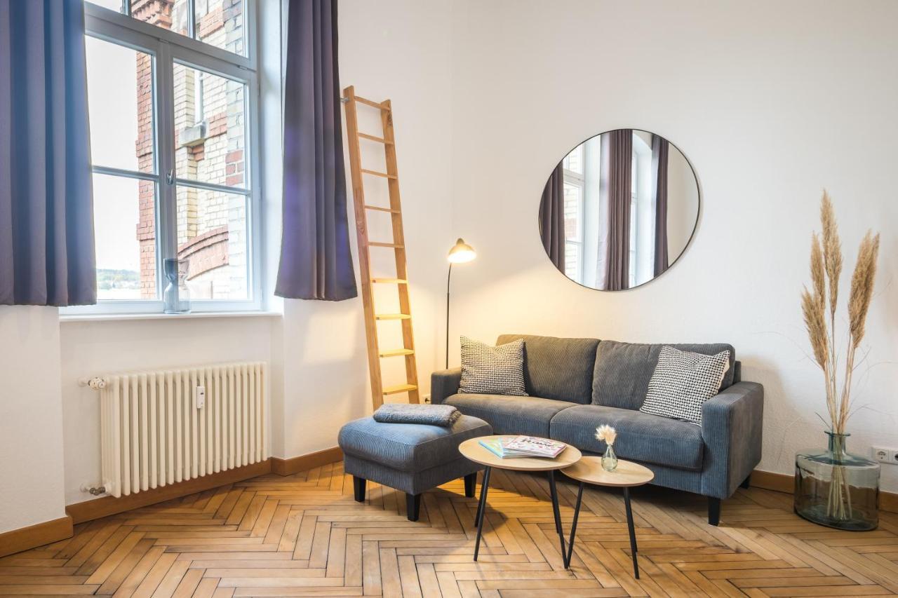 Schwarzlins Loftraum - Stilvolles Apartment Mit Smart Tv, Netflix, Disney Plus, Schnellem Wlan, Parken, Nespresso Sankt Ingbert Exterior foto